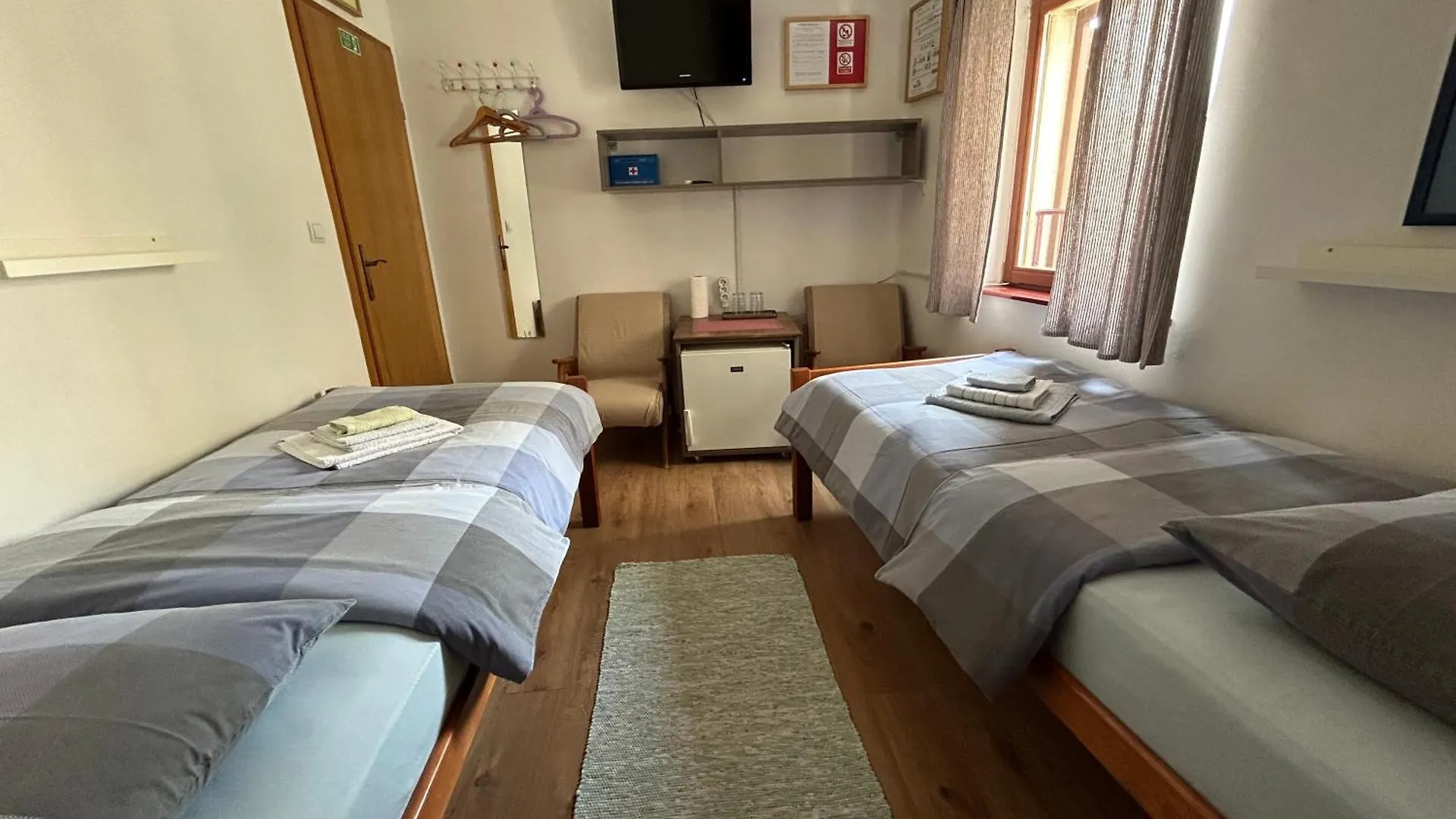 Guesthouse Fjaka Split 3*,