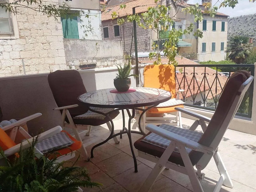 Guest house Guesthouse Fjaka Split