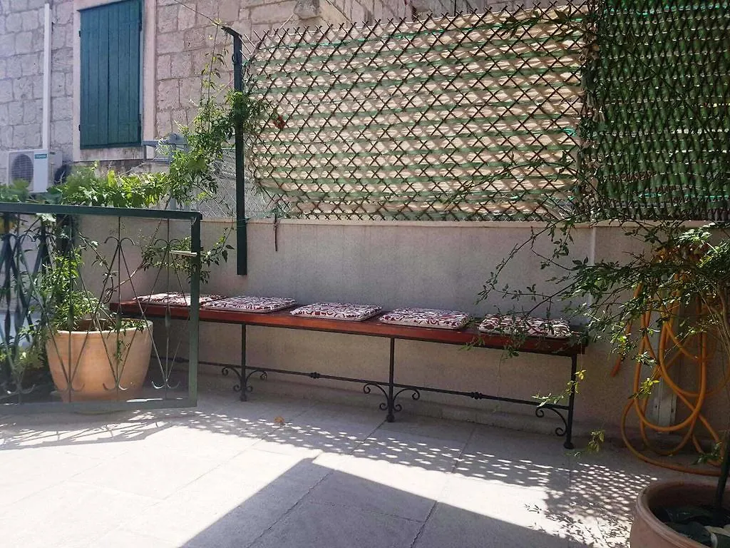 Guest house Guesthouse Fjaka Split